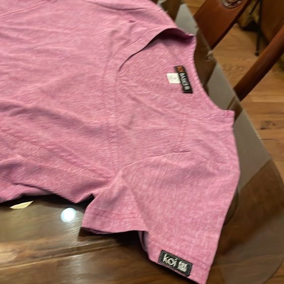 Koi Scrub Sets - Picture 4 of 10